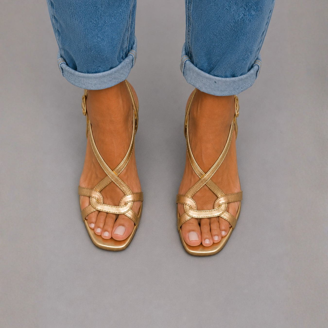 Sol ™ | Sandalias Doradas, Encanto Estival