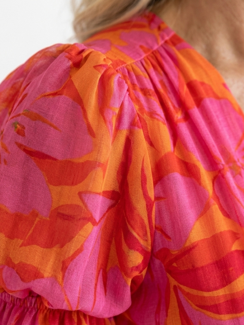Stella & Grace™ | Vestido midi floral con escote en V y manga abullonada
