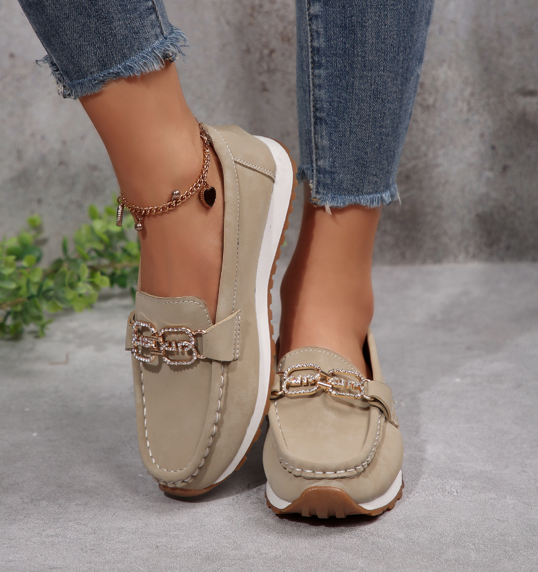 Ema | Mocasines chic con hebilla de diamantes
