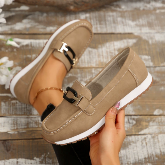 Emilia | Mocasines con cadena entrelazada